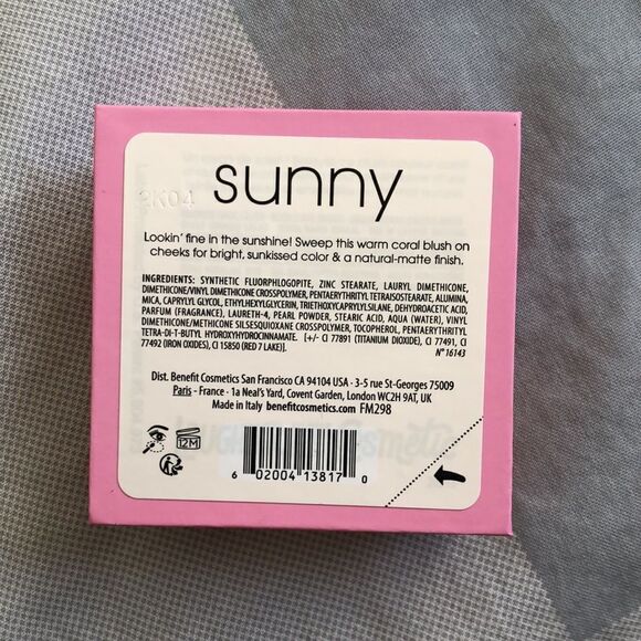 Benefit WANDERful Silky Soft Powder Blush in Sunny NIB - Picture 2 of 4
